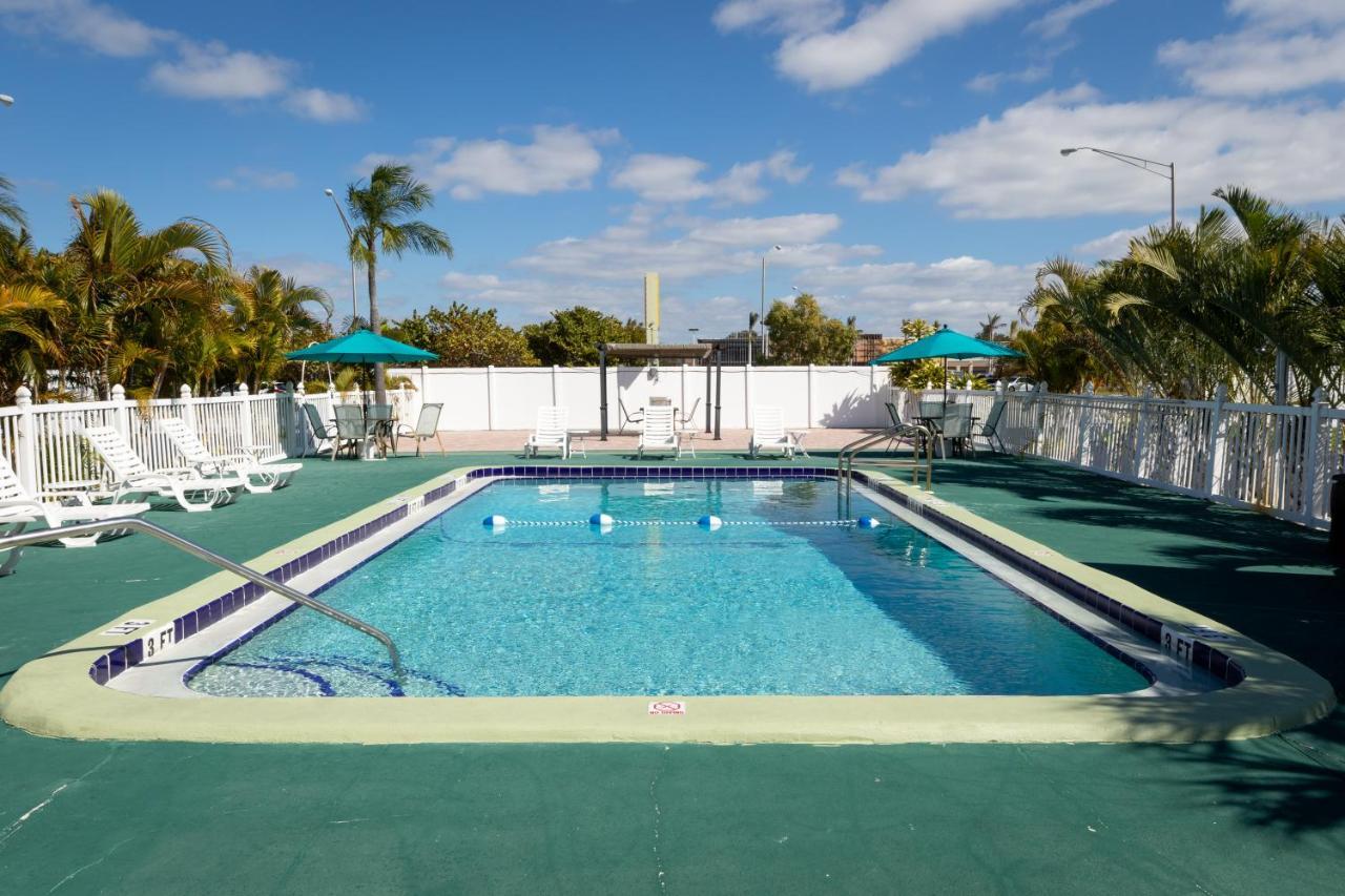 Sunshine Inn & Suites Venice, Florida Venice Gardens ภายนอก รูปภาพ
